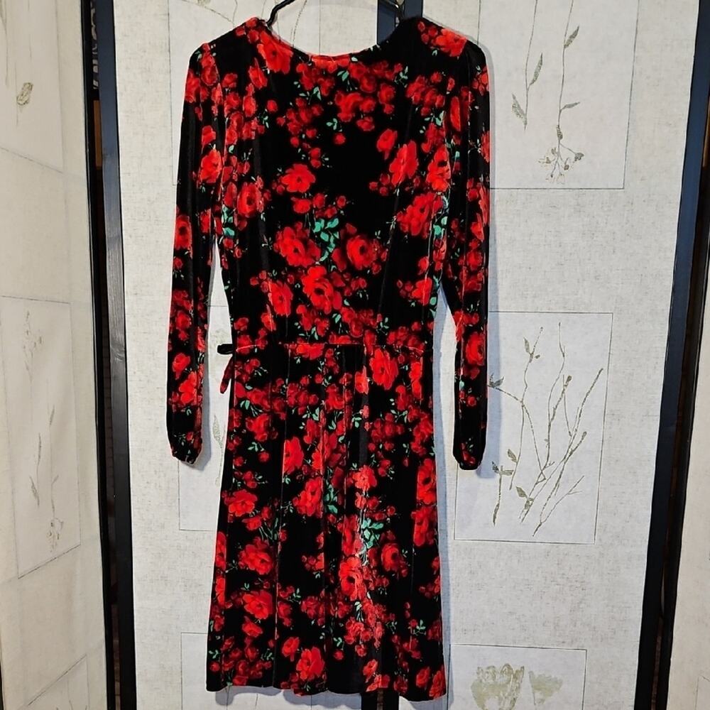 Place Black and Red Long Sleeve Sheath Dress - Picture 3 of 4